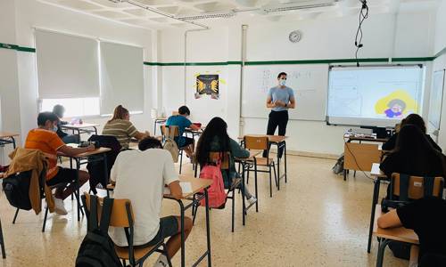 Imagen de El Cabildo acerca a los centros escolares formación sobre prevención a las adicciones